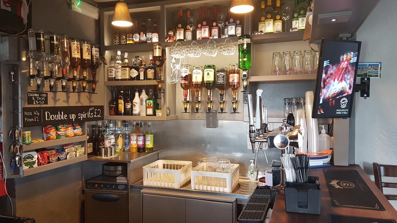 Glan-Neigr Bar Hotell Rhosneigr Exteriör bild